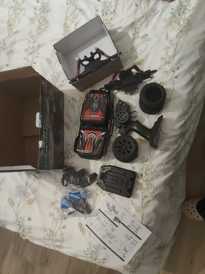 Voiture tout terrain télécommandé a construire - photo numéro 2