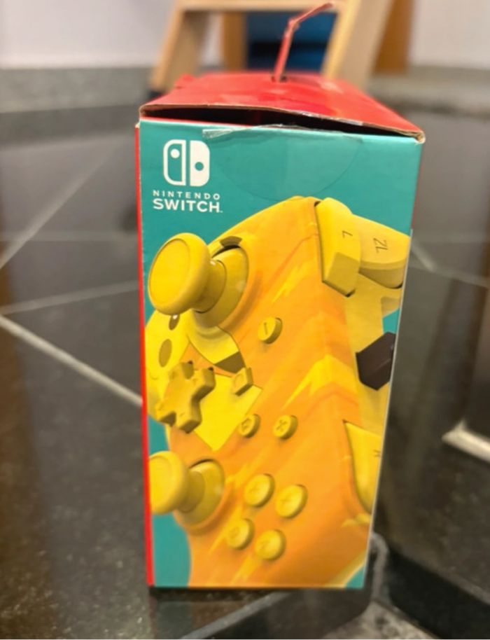 Commande avec fil Pokémon jaune - photo numéro 4