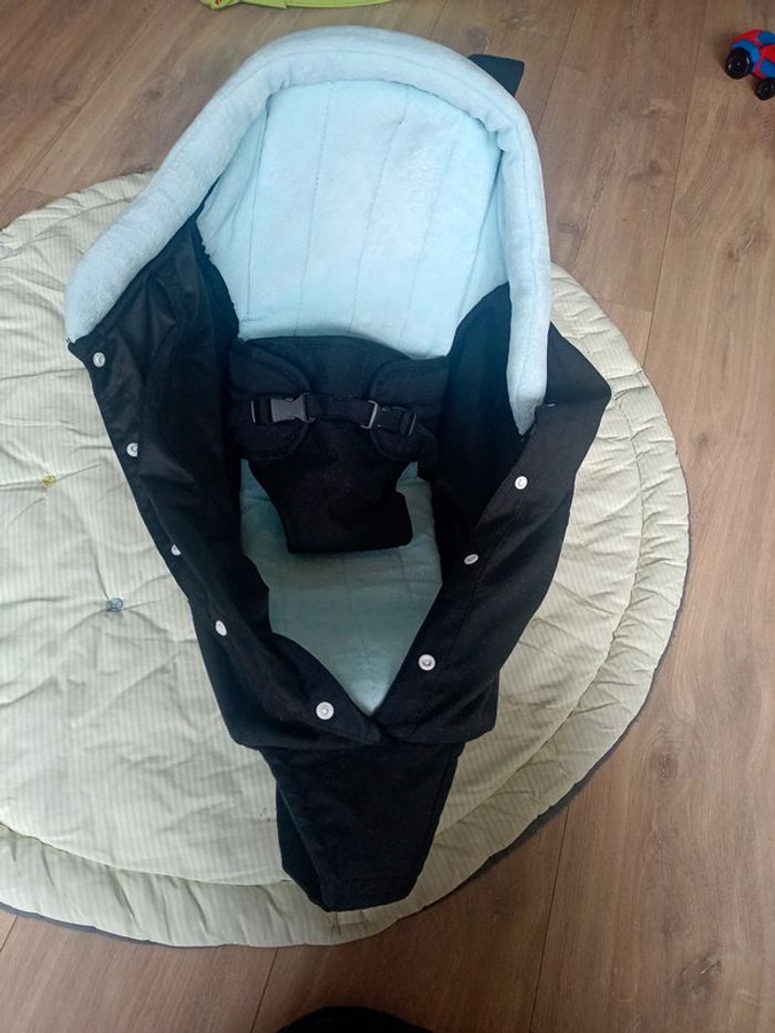 Porte bébé - photo numéro 3