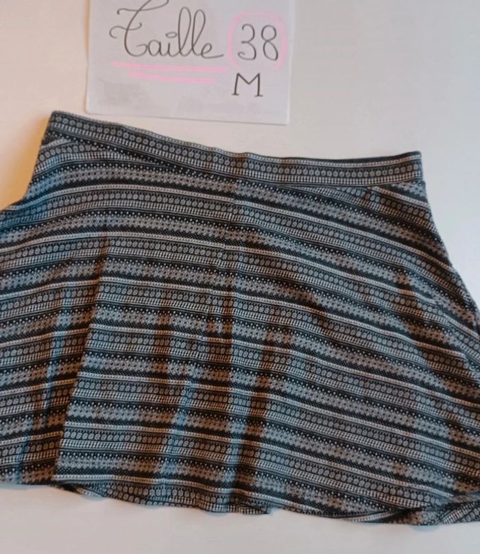 Jupe en tissu taille M en très bon état - photo numéro 3