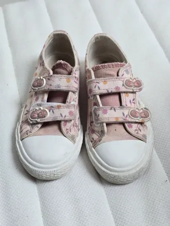 Bon état Pointure 28 Rose avec motif fleuri et papillons sur les scratch