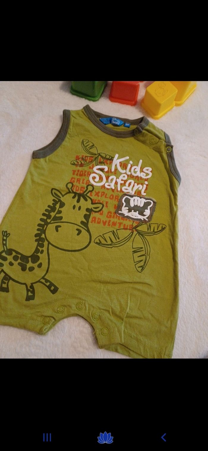 Combinaison d été bébé taille 6 mois