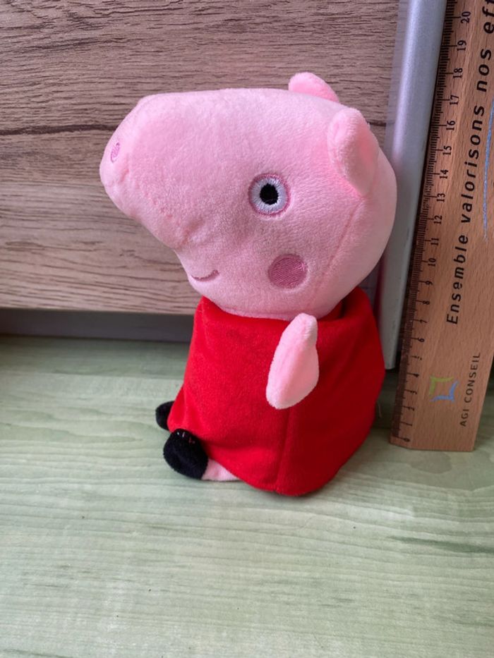 Peluche peppa pig 21 cm - photo numéro 3