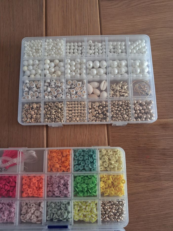 Lot de 4 boîtes de perles - photo numéro 3