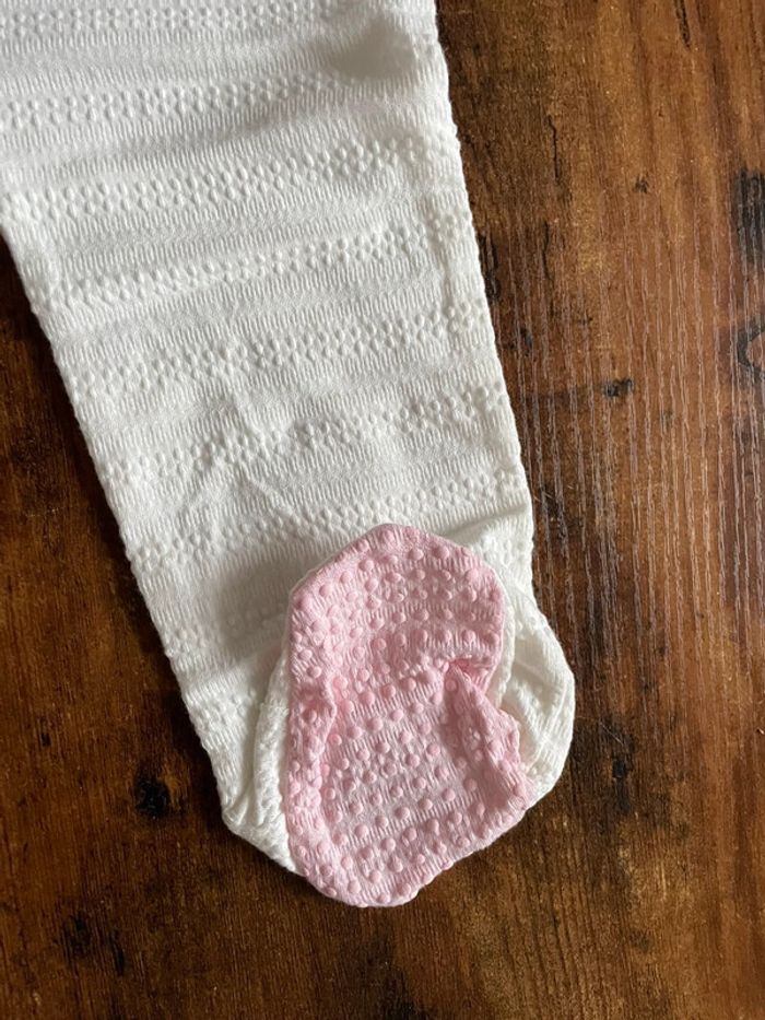 Magnifique pyjama blancs avec froufrous et noeud - photo numéro 4