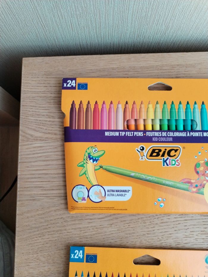 Crayon de couleur et feutre - photo numéro 4