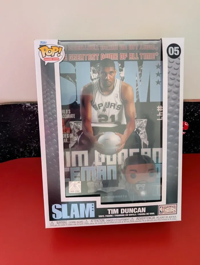 Funko Pop NBA Tim Duncan dans sa boîte