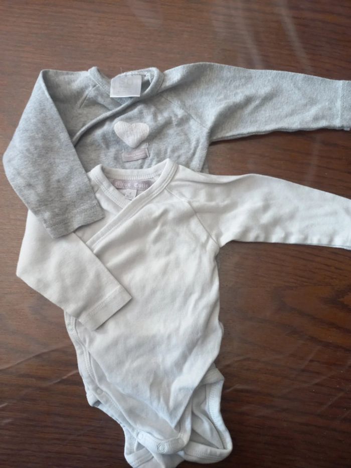 Lot de 2 bodies manches longues 6mois