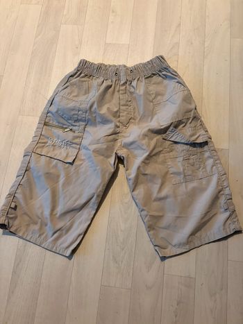Bermuda gris beige 12 ans très bon état