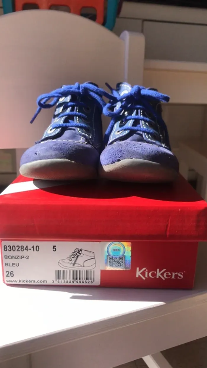 Chaussures montantes Kickers bleu pointure 26