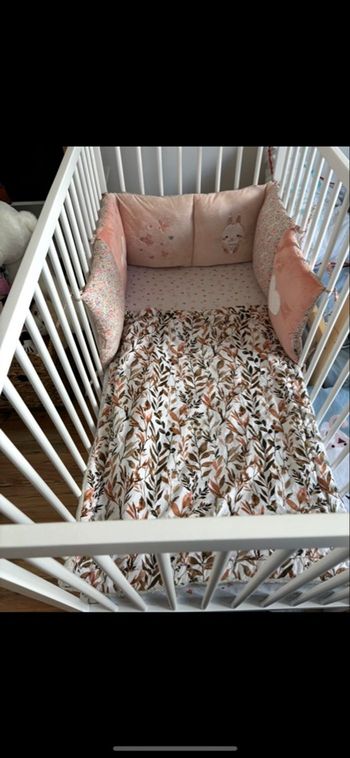 Lit à barreaux + matelas 