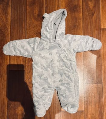 Combinaison grise étoiles