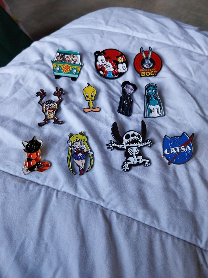 Pins Disney, titi, stitch, etc