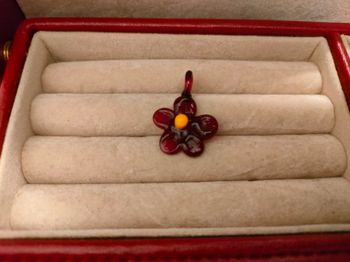 Pendentif fleur en verre