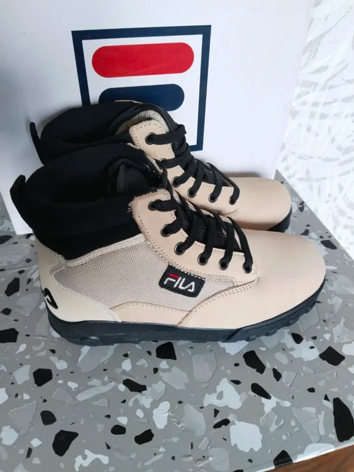Superbe paire de bottines chaussures rando Fila pointure 37 neuves - photo numéro 5