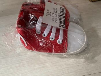 Chaussures souples rouges pour bébé 6-12 mois