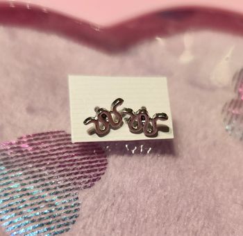 Petits serpents 2D métal en boucles d'oreilles
