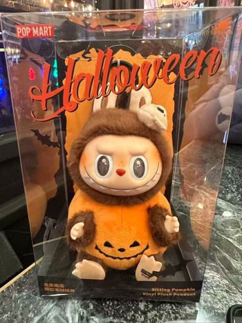 Labubu  Happy Halloween party séries sitting pumpkin