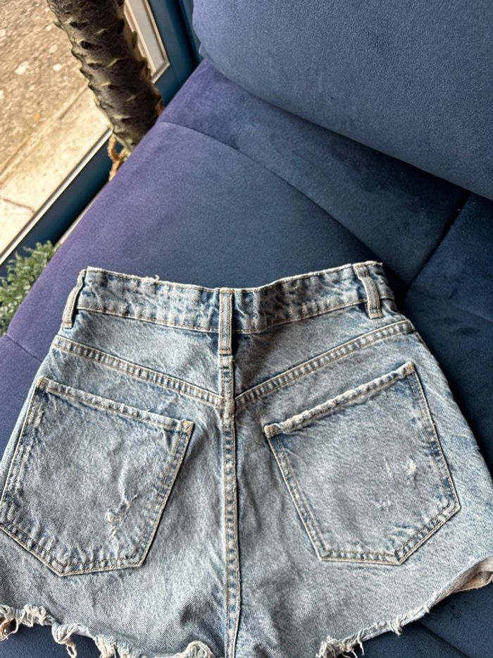 Short en jean taille haute Zara - photo numéro 4
