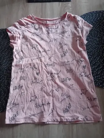 Tee-shirt fille 10 ans.