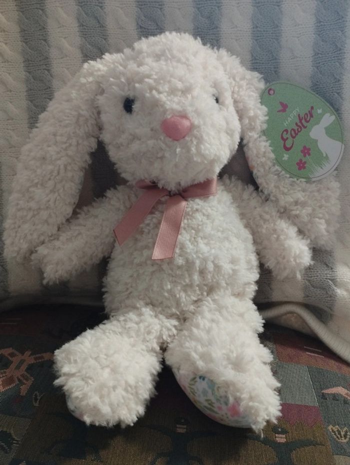 Petit lapin jouet