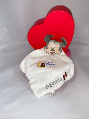 DY14 Doudou Minnie disney