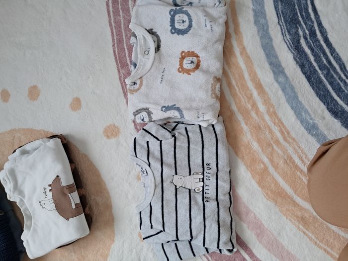 Lot vêtements garçon taille 6 mois - photo numéro 3
