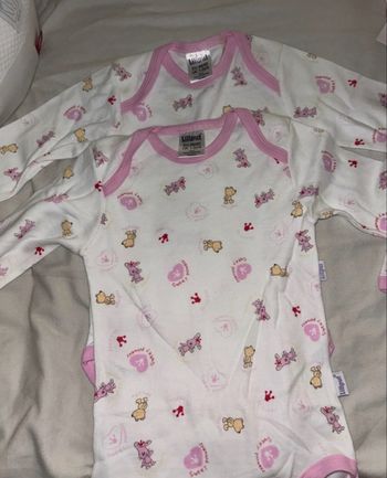 Lot 2 body neufs 1/2 ans