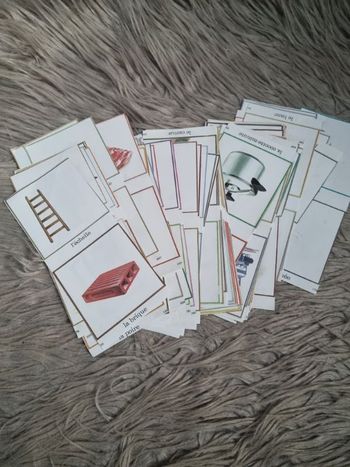 Lot d'environ une centaine de cartes d'apprentissage