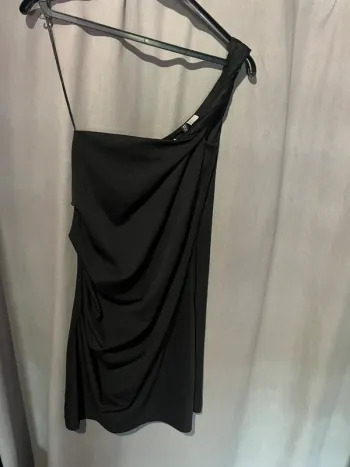 Robe noire h&m