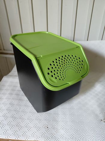 Tupperware grosse boite pomme de terre vert et noir 