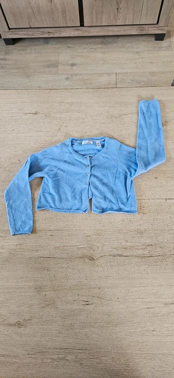 Gilet blaeu clair, court, à manches longues,  Okaïdi, 6 ans,nickel