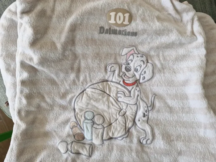Gigoteuse 101 dalmatiens Disney - photo numéro 3