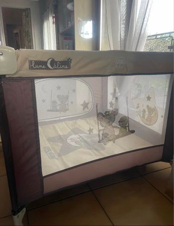 Parc bébé avec toit