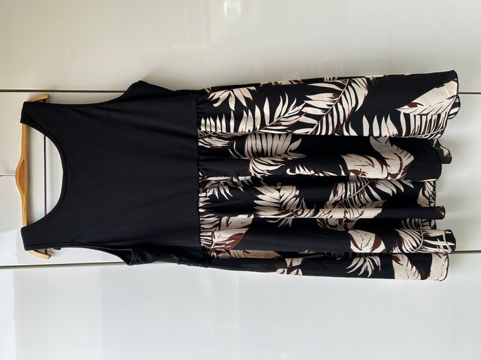 Robe noire fougères Shein Curve - Taille 2XL - photo numéro 3