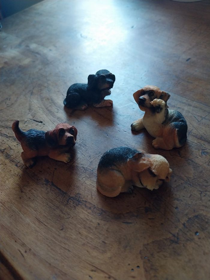 Lot de 4 chiens en résine vintage collection - photo numéro 2