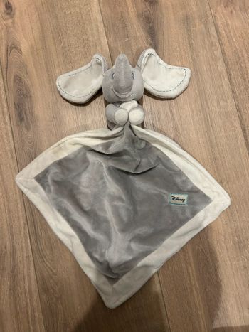 Doudou mouchoir dumbo disney