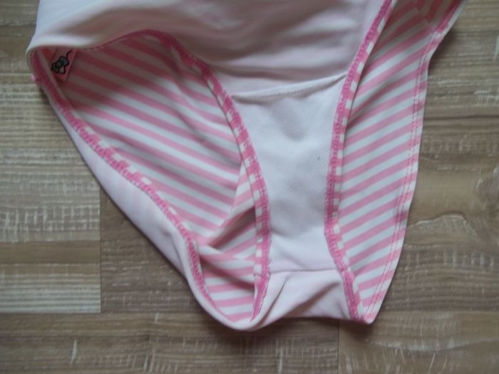 Maillot bain rayé rose Hello Kitty 7/8 ans - photo numéro 7