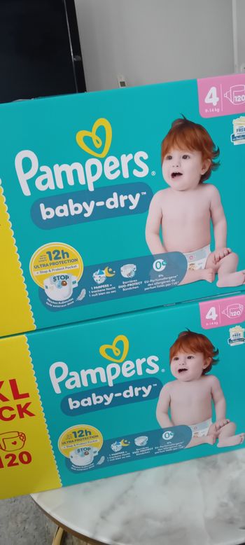 2 paquet de Couche Pampers taille 4