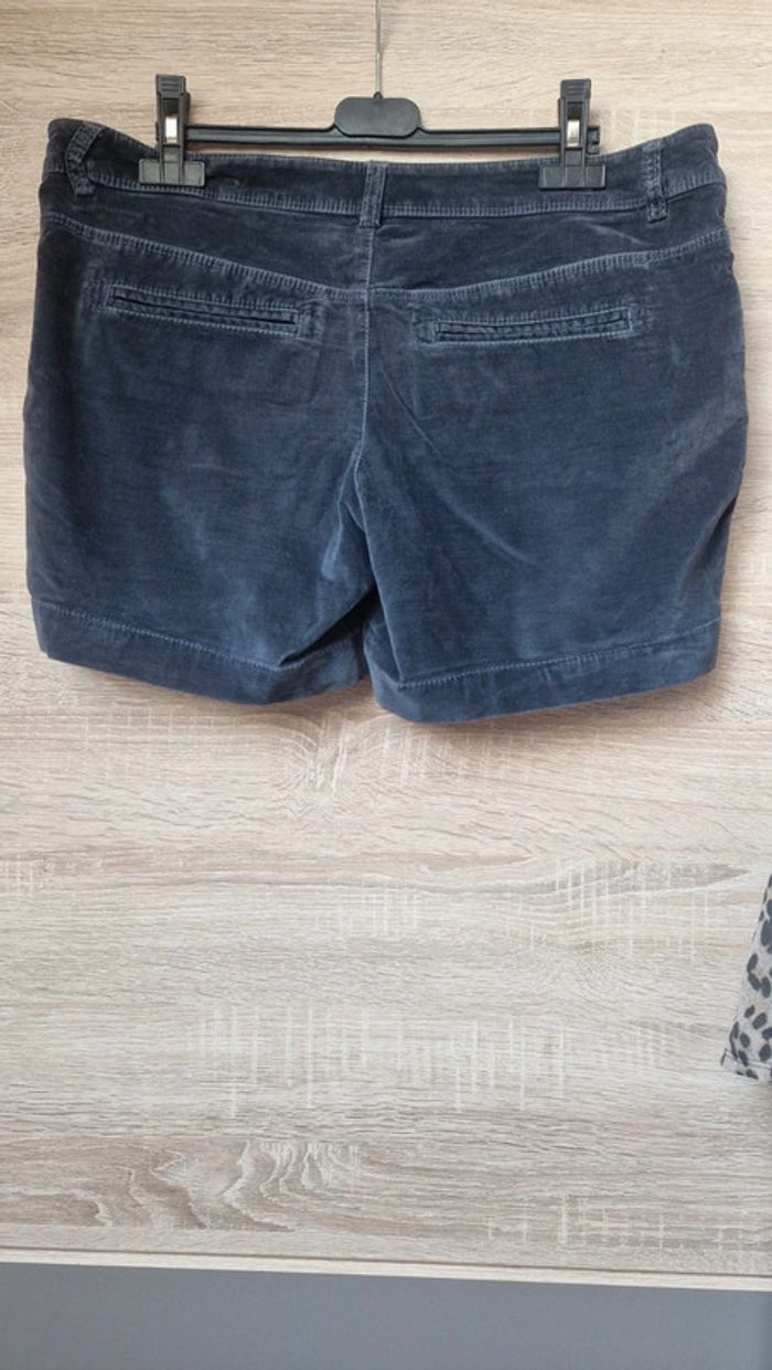 Short. - photo numéro 2