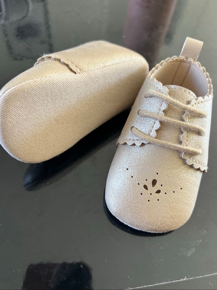 Chaussures/chaussons taille 6-9 mois - photo numéro 3