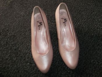 Escarpins MISS cuir saumon brillant taille 37 TBE