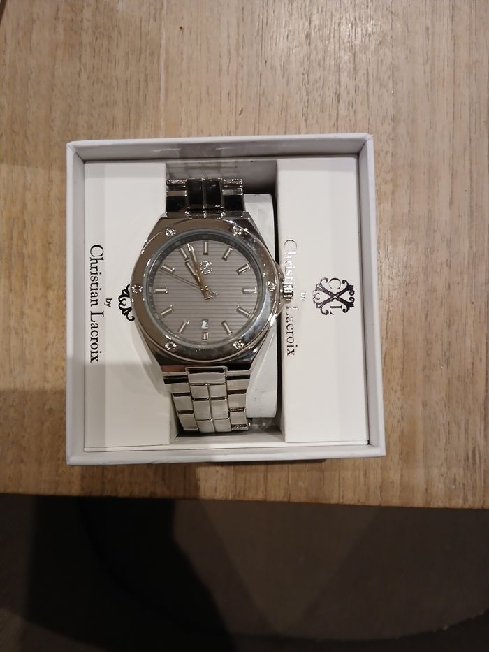 * Montre neuve homme Christian lacroix *