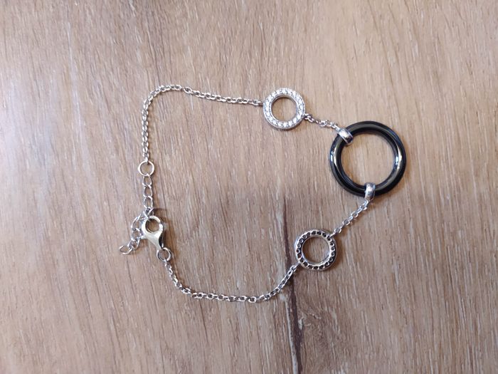 Bracelet argenté et strass - photo numéro 2