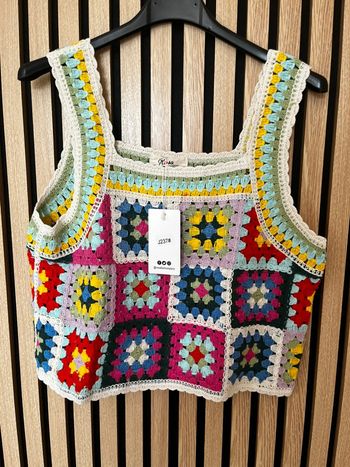 Top en crochet multicolore