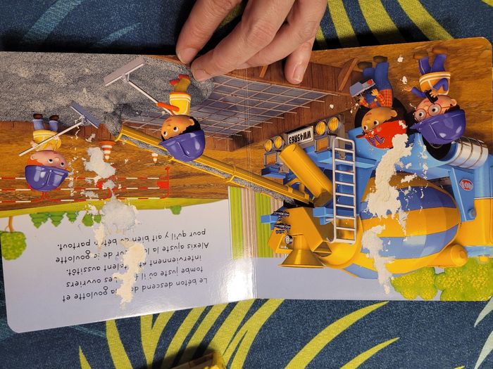 Livre p'tit mickey bricoleur et p'tit garçon camion toupie - photo numéro 9