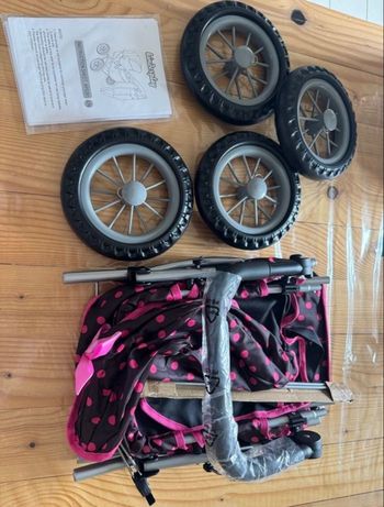 Poussette poupée neuf