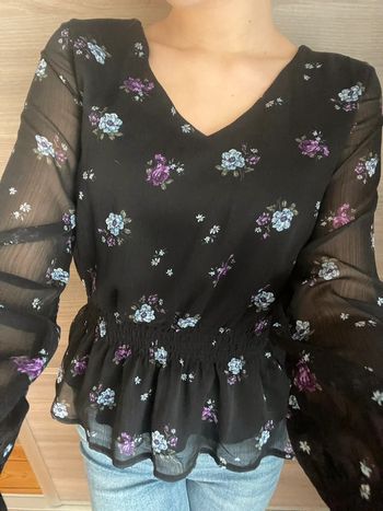 haut longue manche col en V fleurie