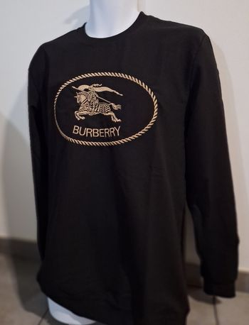 Sweat shirt Burberry taille S Neuf