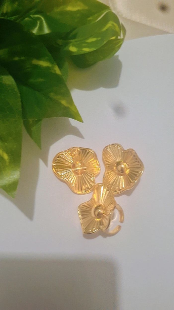 Ensemble boucle d'oreilles et médaille - photo numéro 2